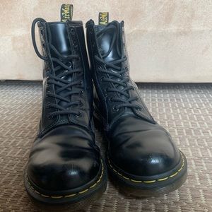 Dr Martens Original 1460 Leather Boots. Womens Size 8.